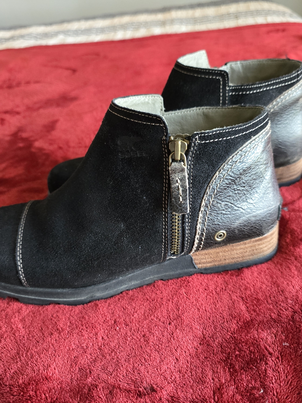 Sorel Major Low Black Suede & Leather Zip Ankle Boots, size 12